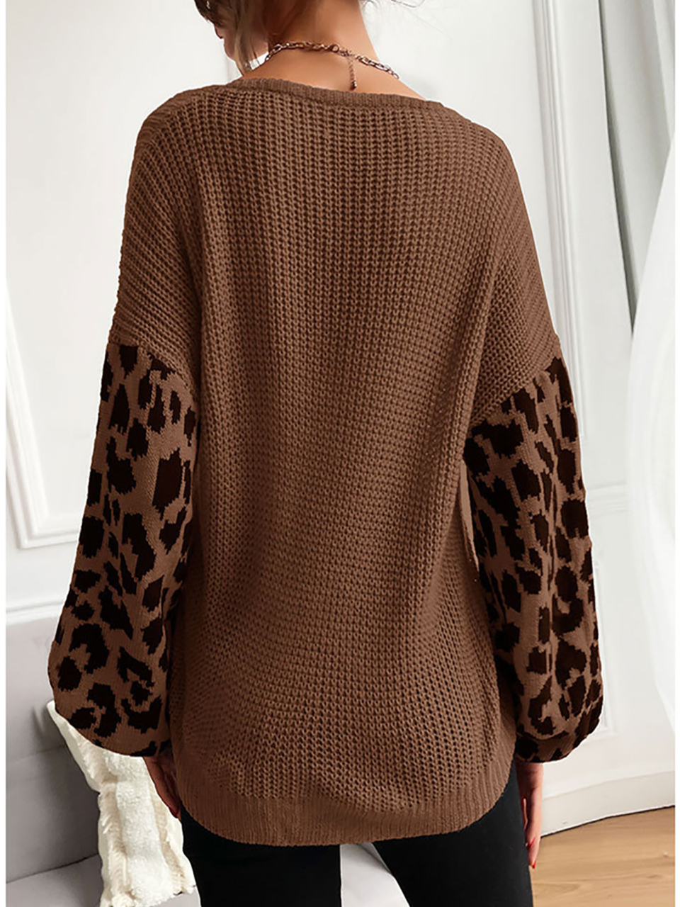 Ladies Crew Neck Leopard Print Contrasting Pullover Sweater