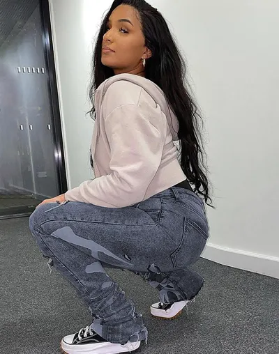 https://img.kakaclo.com/image%2FFSZW03906%2FFSZW03906_BGR_S_NUB%2F9c74291f6d751f7267abf4981f752a00.jpg