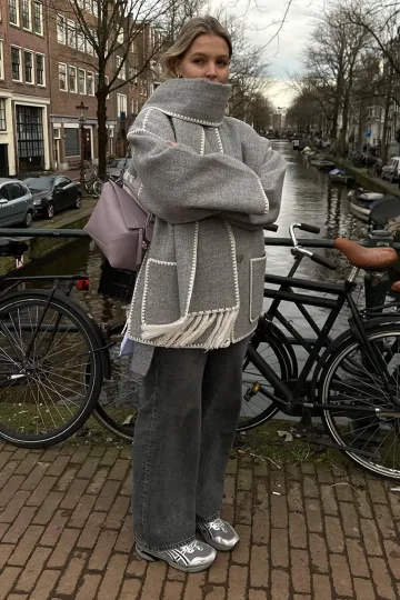 https://img.kakaclo.com/image%2FFSZW19246%2FFSZW19246_LGR_S_NUB%2Fec6cd8325e2ec5ceedb00dfb85a84a39.jpg
