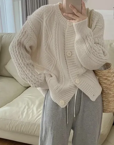 https://img.kakaclo.com/image%2FFSZW20857%2FFSZW20857_WHE_FREESIZE_NUB%2F9a343a5838fbd763f93cc1f4f658efca.jpg