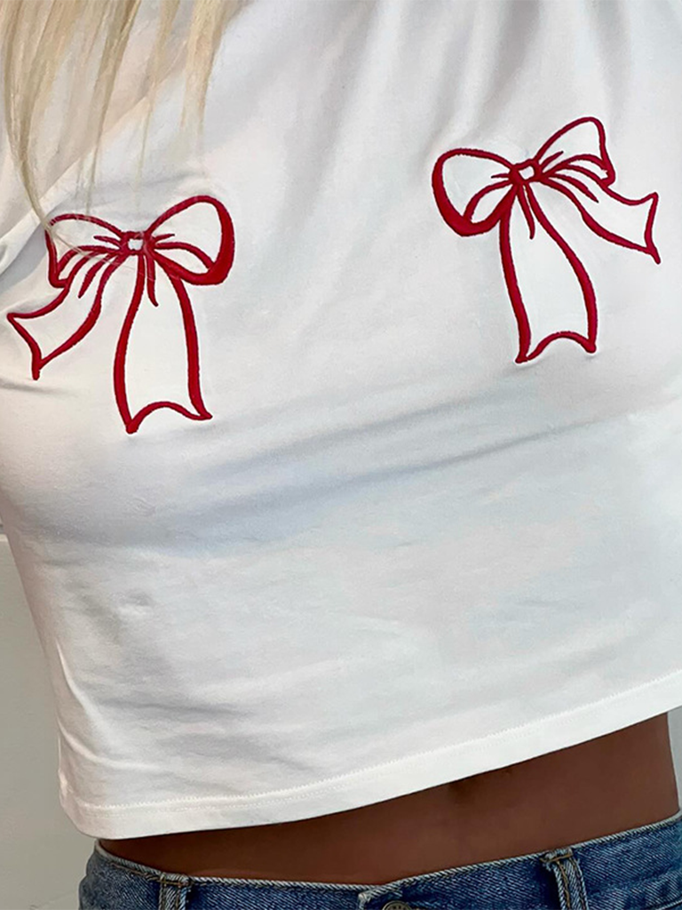 Red bow embroidered crew neck short gyaru top