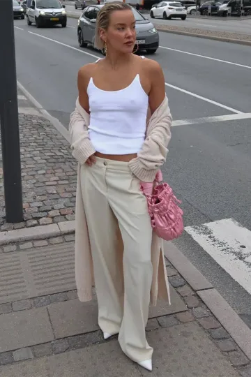 https://img.kakaclo.com/image%2FFSZW24828%2FFSZW24828_WHE_FREESIZE_NUB%2F0355cb82421635c7095d2c83a3a2a595.png