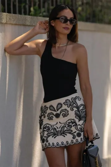 https://img.kakaclo.com/image%2FFSZW25689%2FFSZW25689_SKIRT_M_NUB%2Fb2ecc0912d39967e223406445b01587a.png