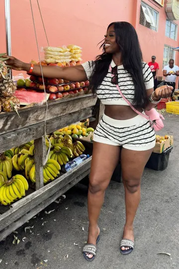 https://img.kakaclo.com/image%2FFSZW26827%2FFSZW26827_WHE_XL_NUB%2Fab48f280b96a13d3e2eec3f6abc56e51.jpg