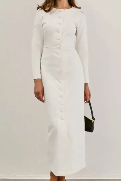 Elegant single-breasted white long-sleeved dress