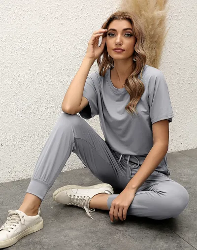 https://img.kakaclo.com/image/AMN01050/AMN01050_LGR_S/6ec4259deaede7926eb6189456efd7af.jpg