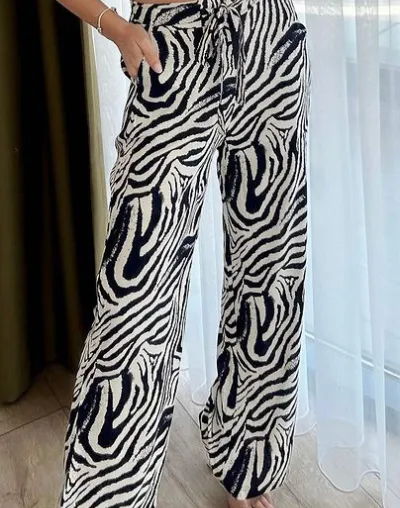 https://img.kakaclo.com/sku_cb/MLPW00014/LoNVghVicvtDpqSlyuUOZeTUP8kSTCtUwc6F0uiT.jpg